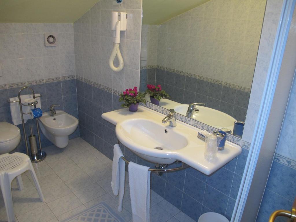 Hotel Basilea Bellaria-Igea Marina Oda fotoğraf