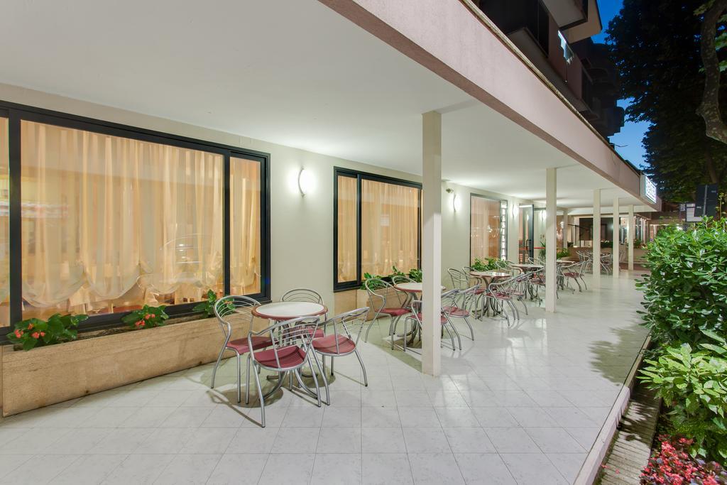 Hotel Basilea Bellaria-Igea Marina Dış mekan fotoğraf