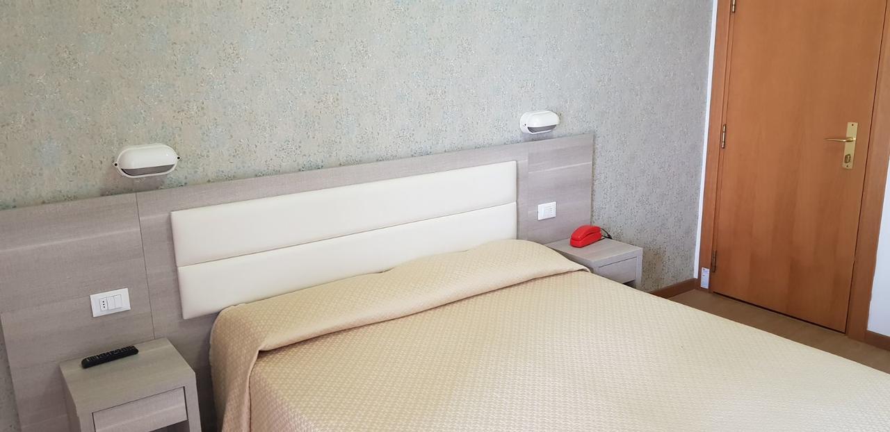 Hotel Basilea Bellaria-Igea Marina Dış mekan fotoğraf