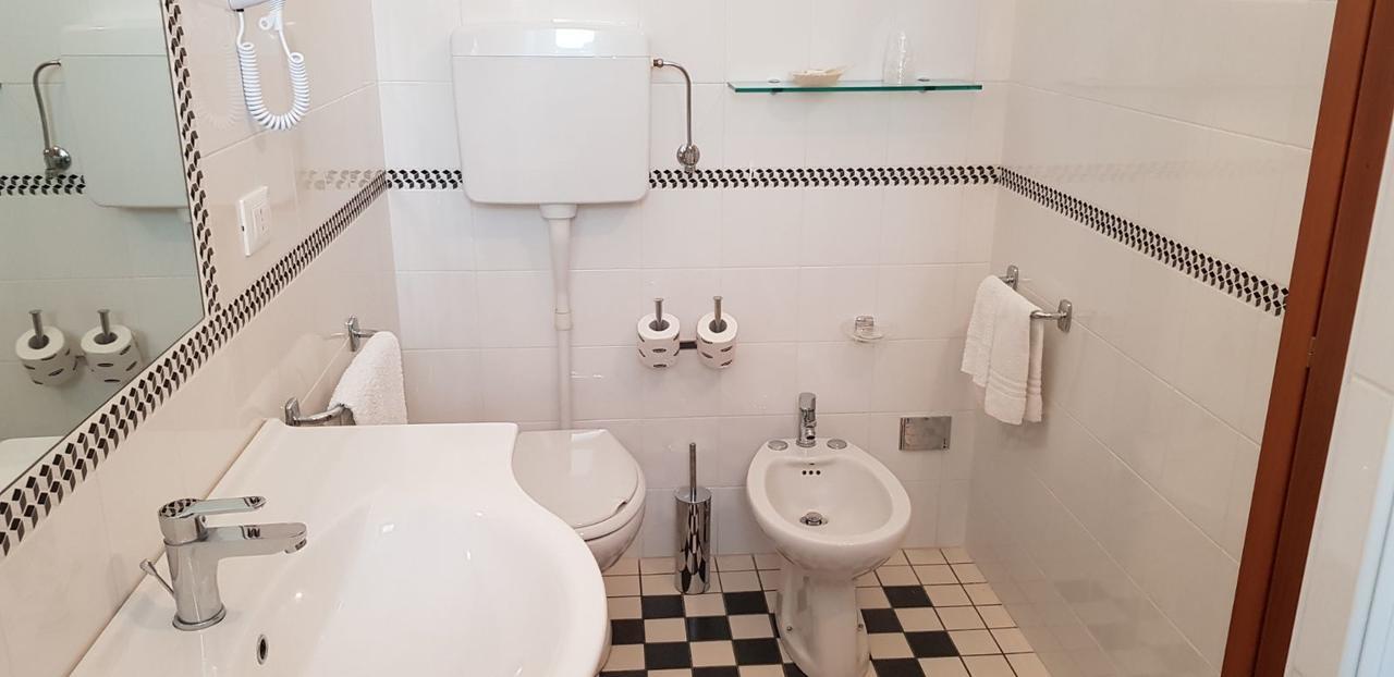 Hotel Basilea Bellaria-Igea Marina Dış mekan fotoğraf